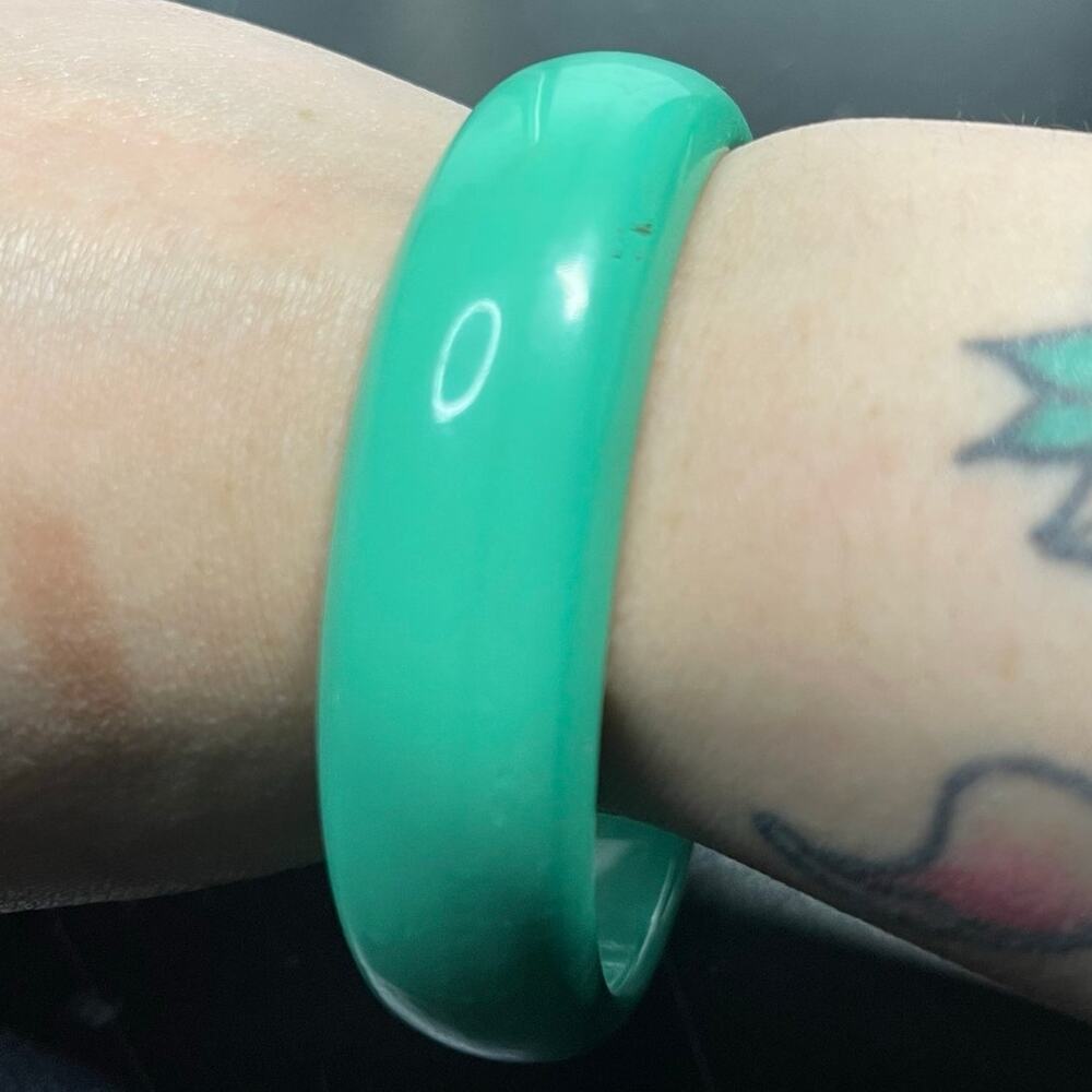 Vintage Light Teal Green Lucite Bangle Bracelet Minimalist Unsigned 8.5 Retro